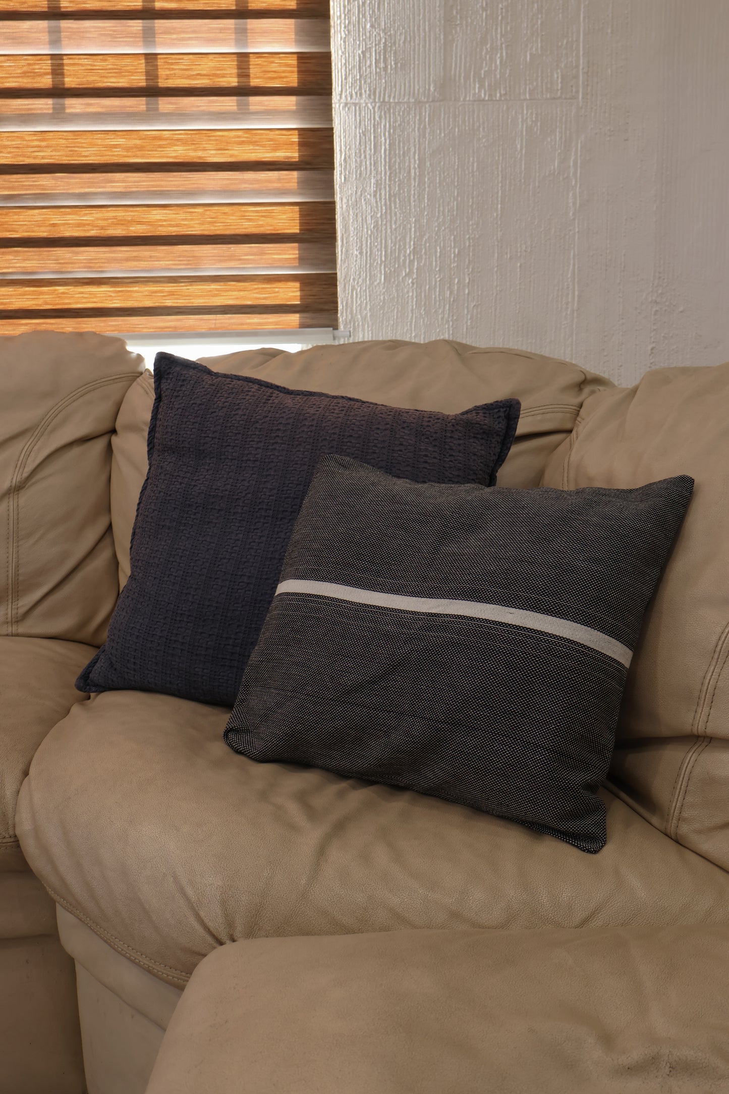 FUNDA PARA COJÍN BLANCO Y NEGRO