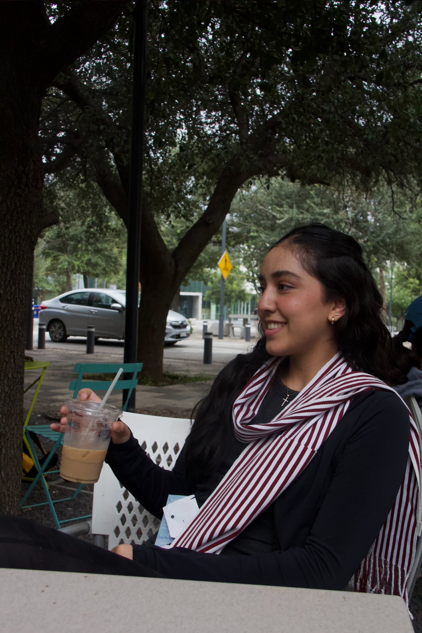 WHITE SCARF WITH RED STRIPES