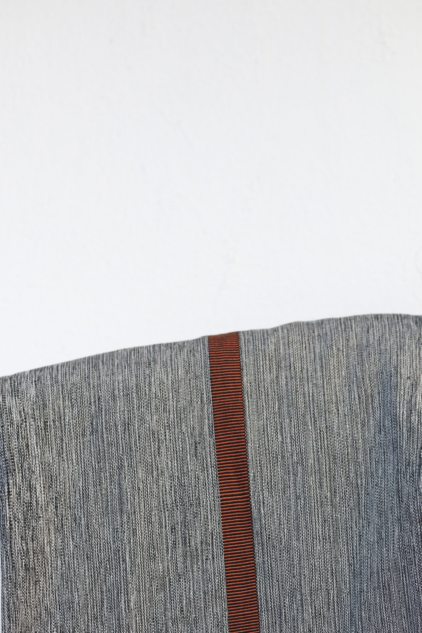 GREY SHAWL WITH COFFEE