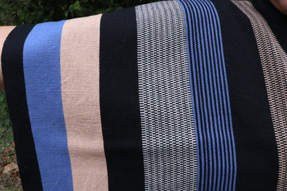 PONCHO DE RAYAS OBSCURAS Y AZULES