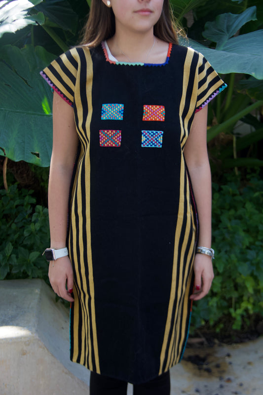 VESTIDO NEGRO CON RAYAS