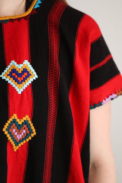 HUIPIL ROJO CON NEGRO