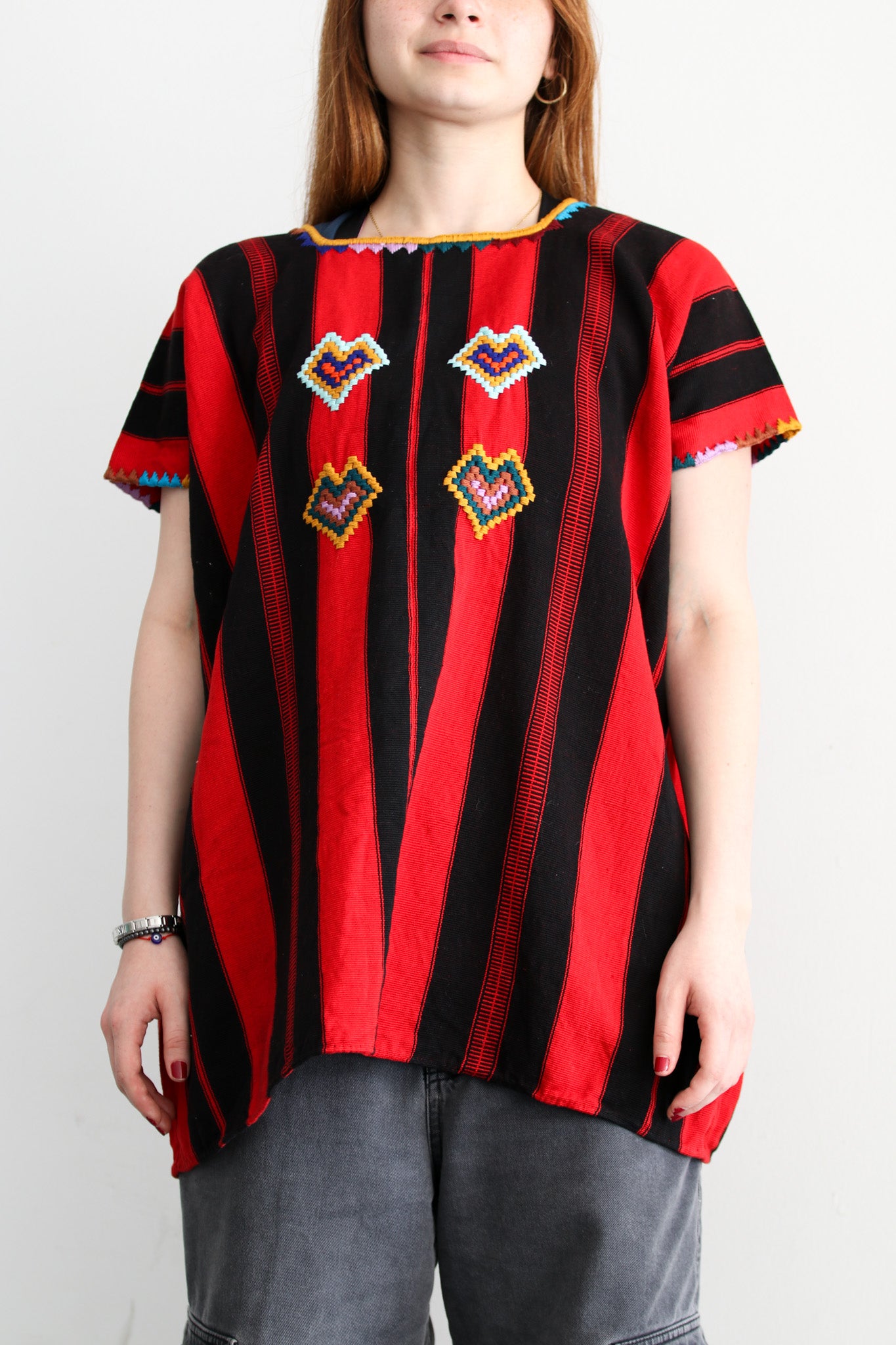 HUIPIL ROJO CON NEGRO