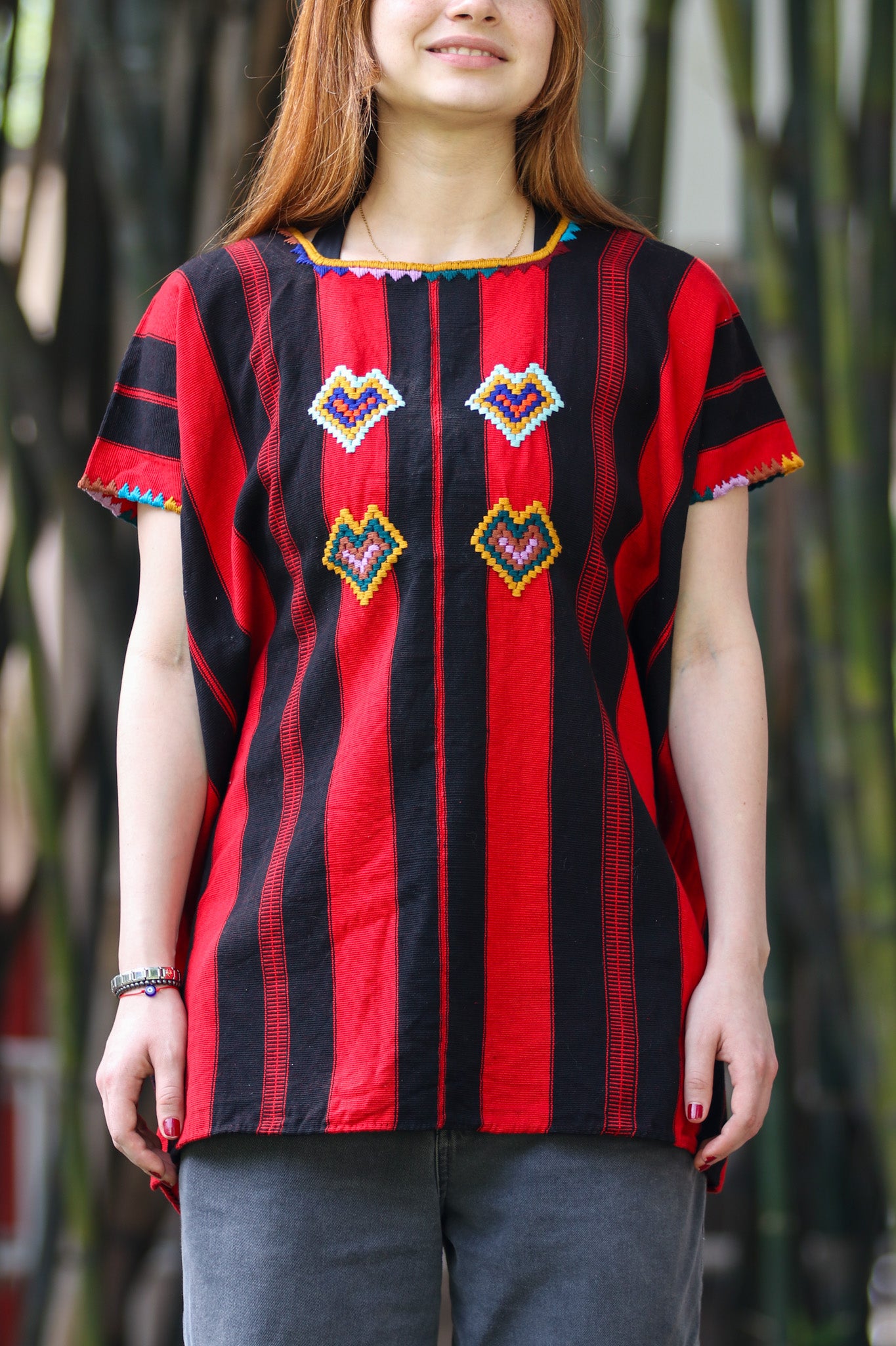 HUIPIL ROJO CON NEGRO
