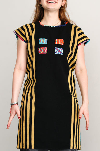 VESTIDO NEGRO CON RAYAS