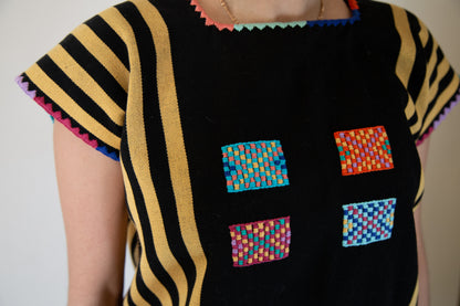 VESTIDO NEGRO CON RAYAS